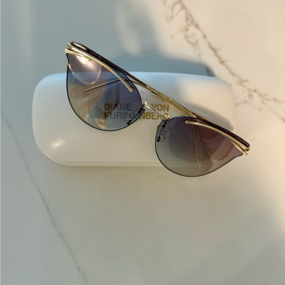 Diane von Furstenberg  Sunglasses /like new